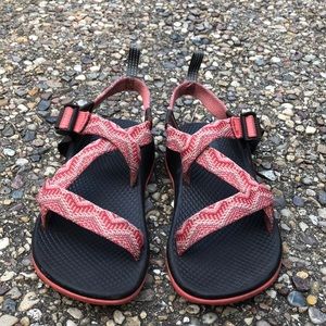 Kids Size 2 Patterned Chacos